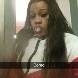 Meet your Posher, Yanna